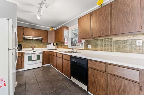 Kitchen - 310 N Jay St, Griffith, IN 46319 photo 2 of 3
