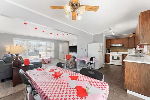 Dining - 310 N Jay St, Griffith, IN 46319 photo 2 of 3