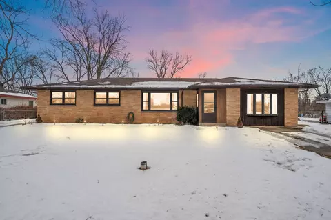 140 Lexington St, Valparaiso, IN 46385