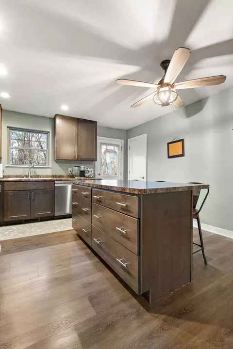 Kitchen - 11524 Briarhill Dr, De Motte, IN 46310 photo 3 of 5