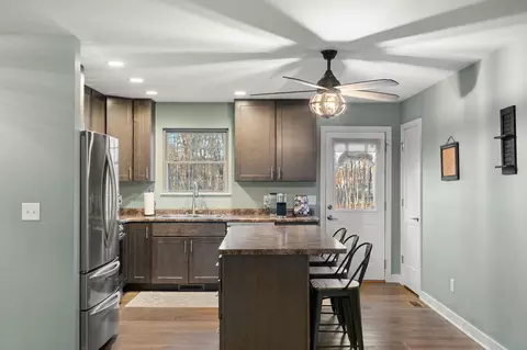 Kitchen - 11524 Briarhill Dr, De Motte, IN 46310 photo 5 of 5