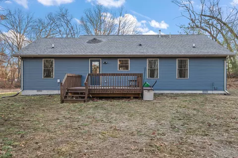 Exterior - 11524 Briarhill Dr, De Motte, IN 46310 photo 7 of 8