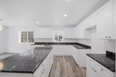 Kitchen - 2154 In-39, Winamac, IN 46996 photo 3 of 4