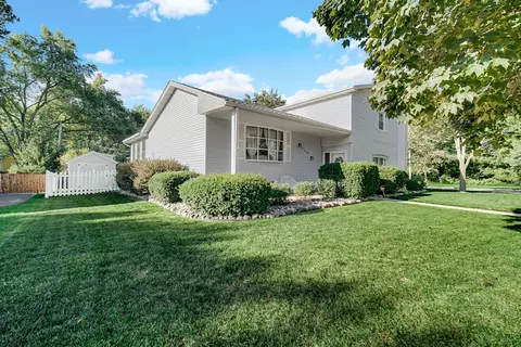 659 Lorraine Dr, Valparaiso, IN 46385