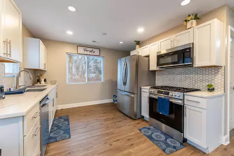 Kitchen - 1151 Benton St, Gary, IN 46403 photo 3 of 4