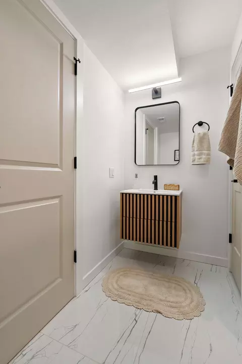 Bath - 2017 Clark St, Whiting, IN 46394 photo 4 of 6