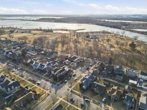 View/Area - 1609 Caroline Ave, Whiting, IN 46394 photo 7 of 12