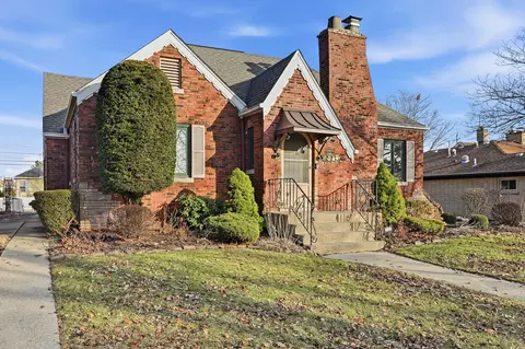 Exterior - 1609 Caroline Ave, Whiting, IN 46394 photo 3 of 5
