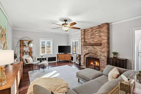Living - 1609 Caroline Ave, Whiting, IN 46394 photo 2 of 3