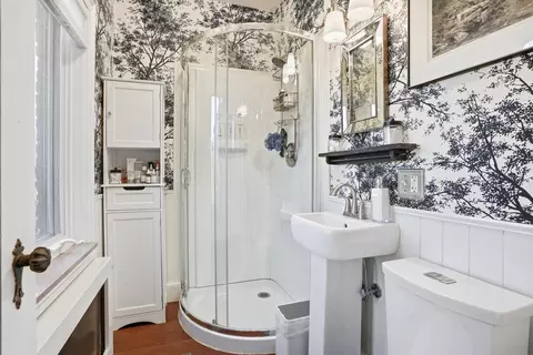 Bath - 1609 Caroline Ave, Whiting, IN 46394 photo 1 of 3