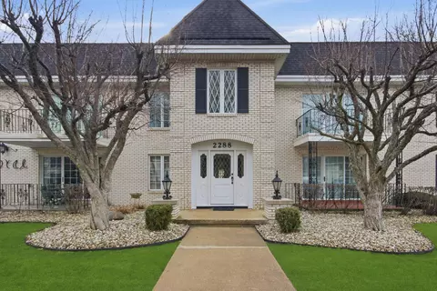 2288 Bordeaux Walk #D2, Highland, IN 46322