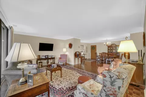 Living - 910 Ridge Rd #405, Munster, IN 46321 photo 2 of 3