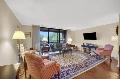 Living - 910 Ridge Rd #405, Munster, IN 46321 photo 1 of 3