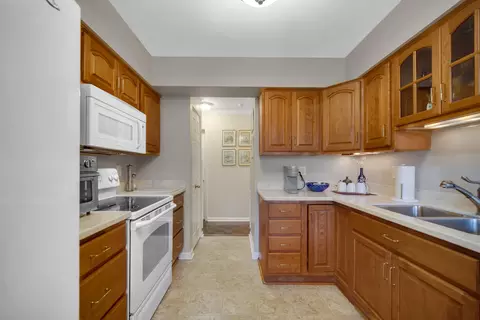 Kitchen - 910 Ridge Rd #405, Munster, IN 46321 photo 3 of 3