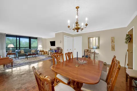 Dining - 910 Ridge Rd #405, Munster, IN 46321 photo 3 of 5