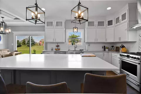 Kitchen - 9108 Zinnia Dr, Saint John, IN 46373 photo 2 of 3