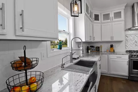 Kitchen - 9108 Zinnia Dr, Saint John, IN 46373 photo 1 of 3