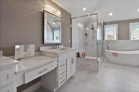 Bath - 9108 Zinnia Dr, Saint John, IN 46373 photo 1 of 5