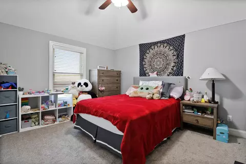 Bedroom - 9108 Zinnia Dr, Saint John, IN 46373 photo 2 of 3