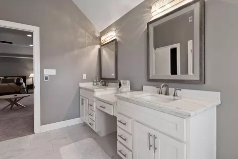 Bath - 9108 Zinnia Dr, Saint John, IN 46373 photo 3 of 5