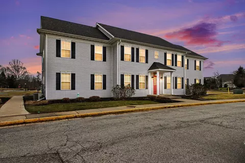 23 Abington St #C, Valparaiso, IN 46385