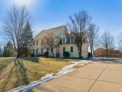 568 Shatz Dr, Valparaiso, IN 46385