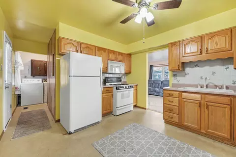814 W Woodside Dr, Griffith, IN 46319 photo 5
