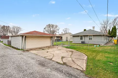 814 W Woodside Dr, Griffith, IN 46319 photo 19