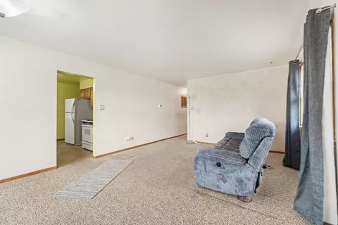814 W Woodside Dr, Griffith, IN 46319 photo 2