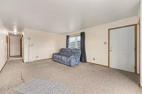 814 W Woodside Dr, Griffith, IN 46319 photo 4