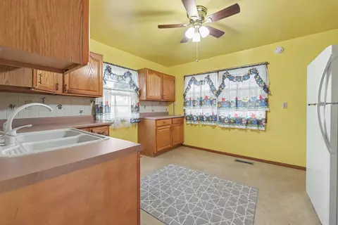 814 W Woodside Dr, Griffith, IN 46319 photo 7