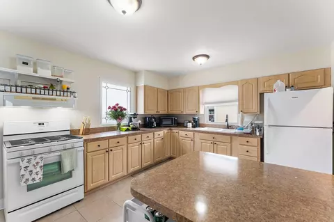 Kitchen - 324 Maple St, Crown Point, IN 46307 photo 2 of 2