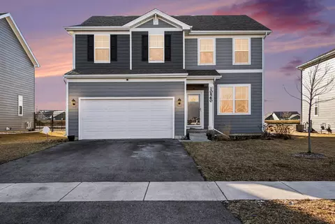 10560 Azalea Dr, Crown Point, IN 46307