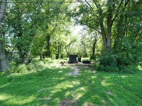 132 James Rd, Griffith, IN 46319