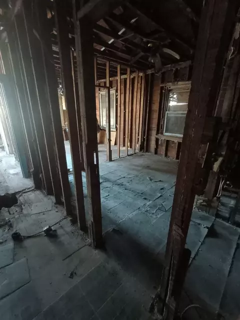 Entry Way - 1105 W 15th Ave, Gary, IN 46407 photo 4 of 5