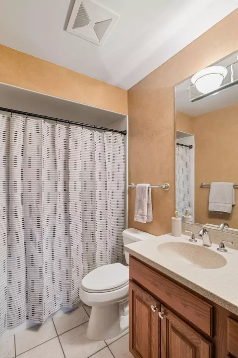 Bath - 507 Hickory Ln, Munster, IN 46321 photo 2 of 2