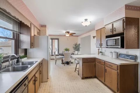 Kitchen - 507 Hickory Ln, Munster, IN 46321 photo 1 of 3
