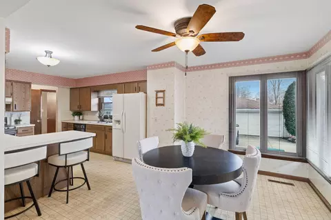 Dining - 507 Hickory Ln, Munster, IN 46321 photo 2 of 2