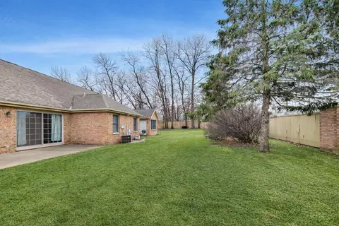Exterior - 1734 Windfield Dr, Munster, IN 46321 photo 3 of 4