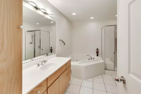 Bath - 1734 Windfield Dr, Munster, IN 46321 photo 1 of 3