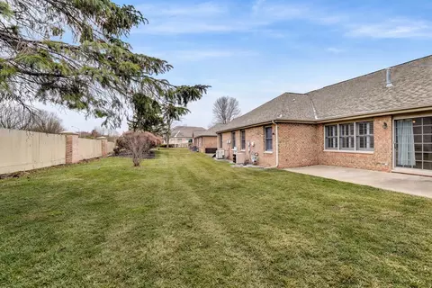 Exterior - 1734 Windfield Dr, Munster, IN 46321 photo 4 of 4