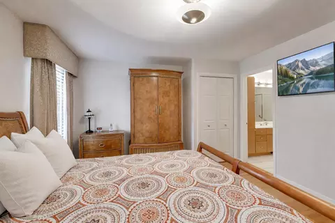 Bedroom - 1734 Windfield Dr, Munster, IN 46321 photo 2 of 5