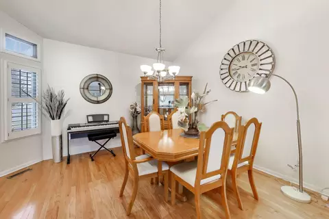 Dining - 1734 Windfield Dr, Munster, IN 46321 photo 2 of 4