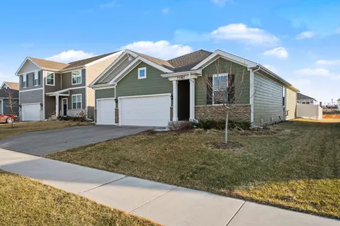 Exterior - 7787 W 105th Pl, Crown Point, IN 46307 photo 2 of 6