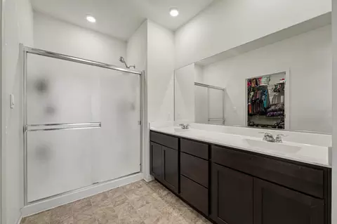 Bath - 7787 W 105th Pl, Crown Point, IN 46307 photo 1 of 2