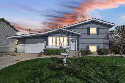 9503 Forrest Dr, Highland, IN 46322