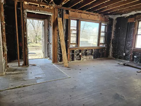 Living - 4383 Monroe St, Gary, IN 46408 photo 1 of 2