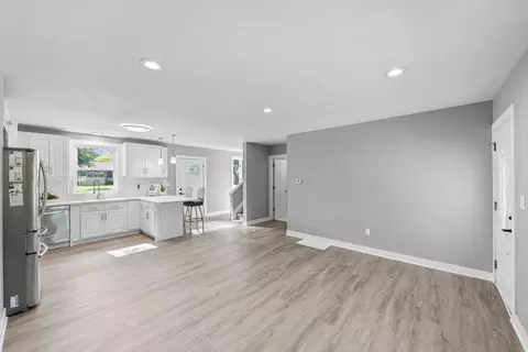 Living - 864 Ohio St, Gary, IN 46402 photo 1 of 2
