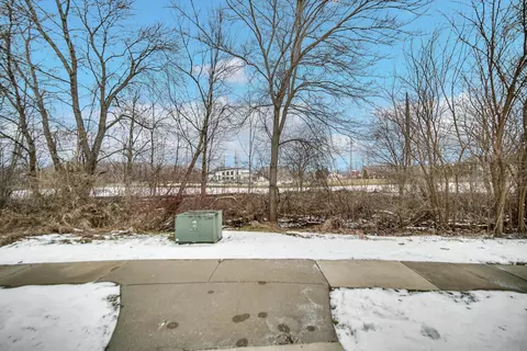 Exterior - 3603 Timberbridge Dr #E, Valparaiso, IN 46383 photo 3 of 6