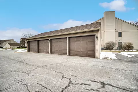 Exterior - 3603 Timberbridge Dr #E, Valparaiso, IN 46383 photo 5 of 6